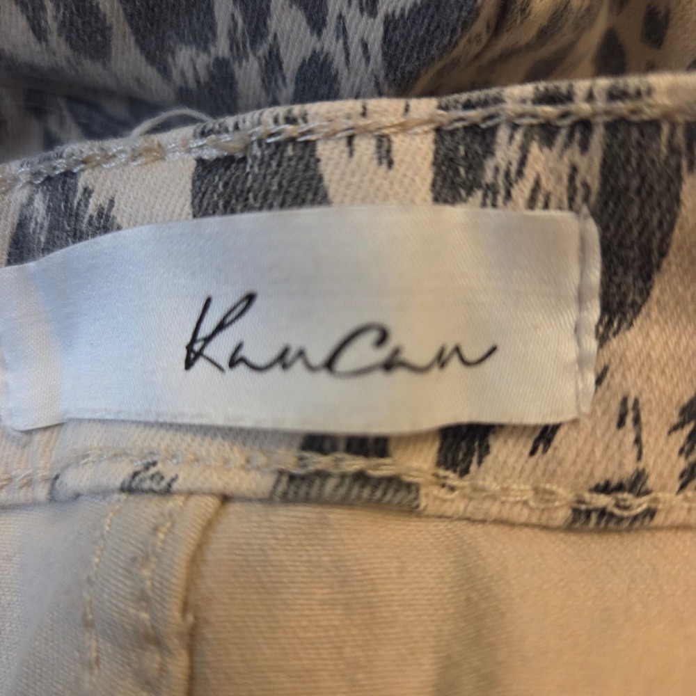 KanCan Leopard Print High Rise Raw Hem Denim Shorts Grey Cream KC6279SA-N Size M - Picture 3 of 4